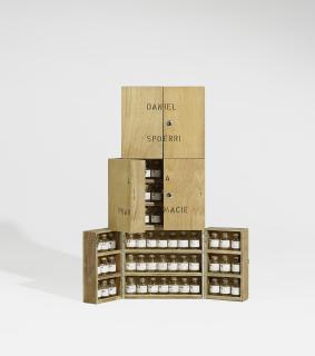 Daniel Spoerri - La Pharmacie Bretonne