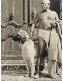 David Douglas Duncan - Picasso in underwear