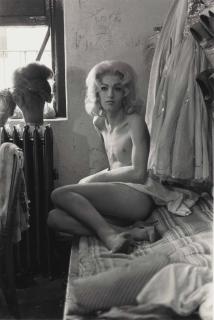 Diane Arbus - Female Impersonator on a Bed, N.Y.C., 1961
