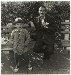 Diane Arbus - Man and a boy on a bench in Central Park, N.Y.C., 1962