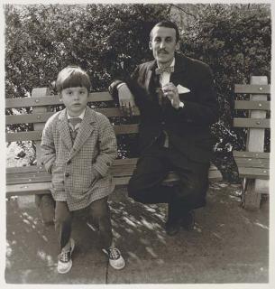 Diane Arbus - Man and a boy on a bench in Central Park, N.Y.C., 1962