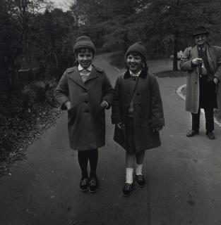 Diane Arbus - Two girls with their grandfather in Central Park, N.Y. C., 1962