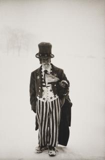 Diane Arbus - Uncle Sam in the snow, Washington, D.C., 1960