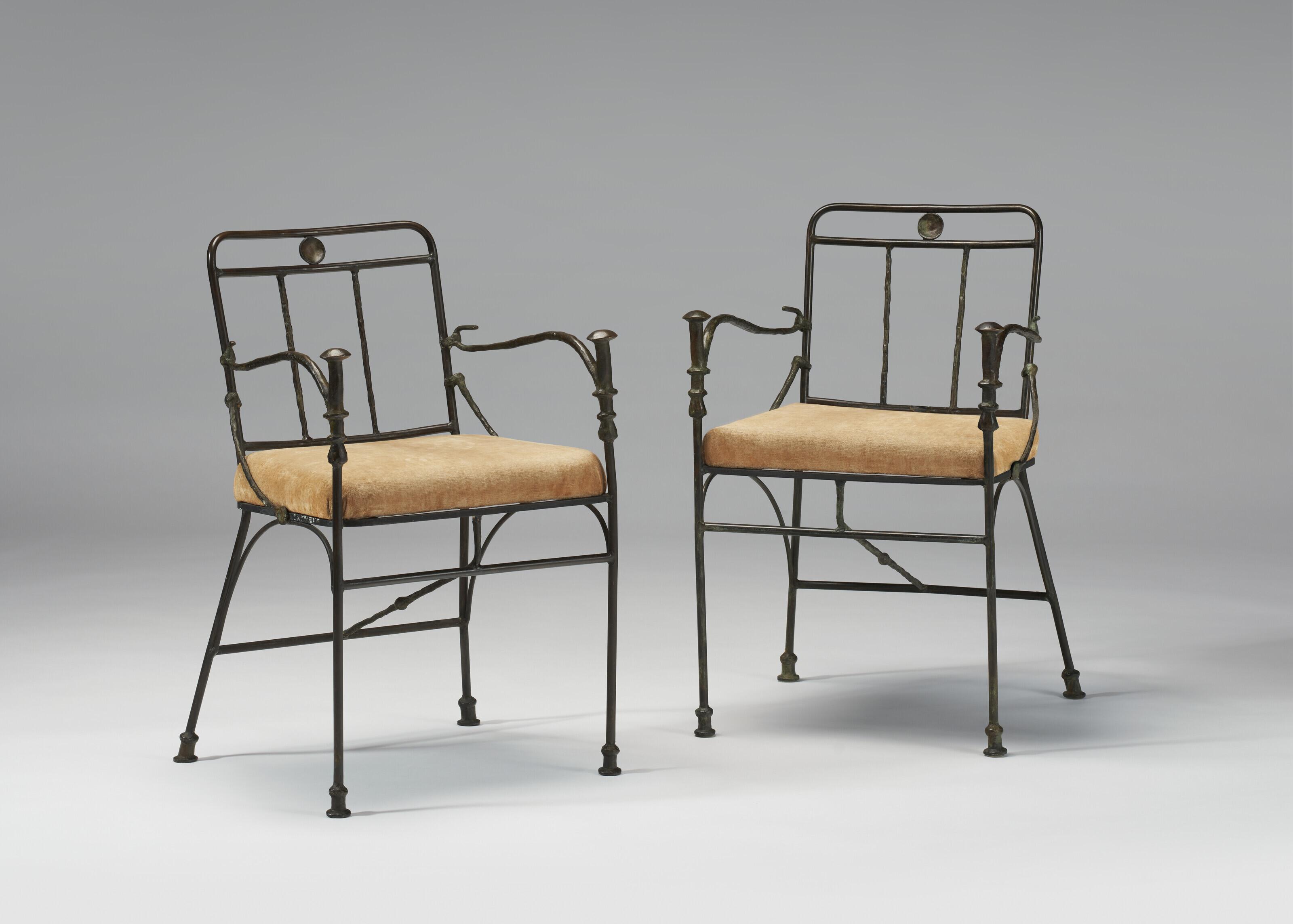 Diego Giacometti - La paire de fauteuils pommeaux de canne