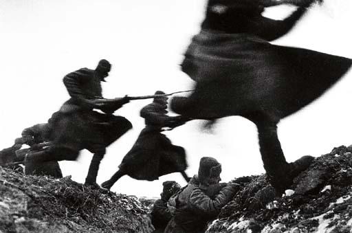 Dmitri Baltermants - Attack!