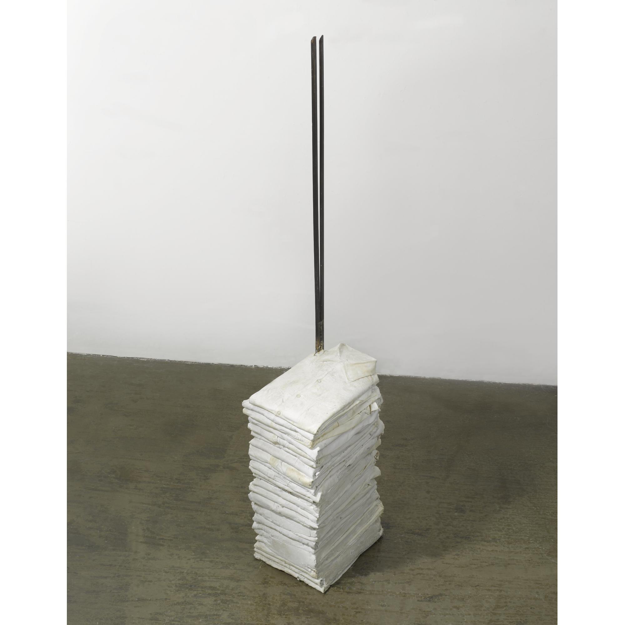 Doris Salcedo - Camisas Blancas