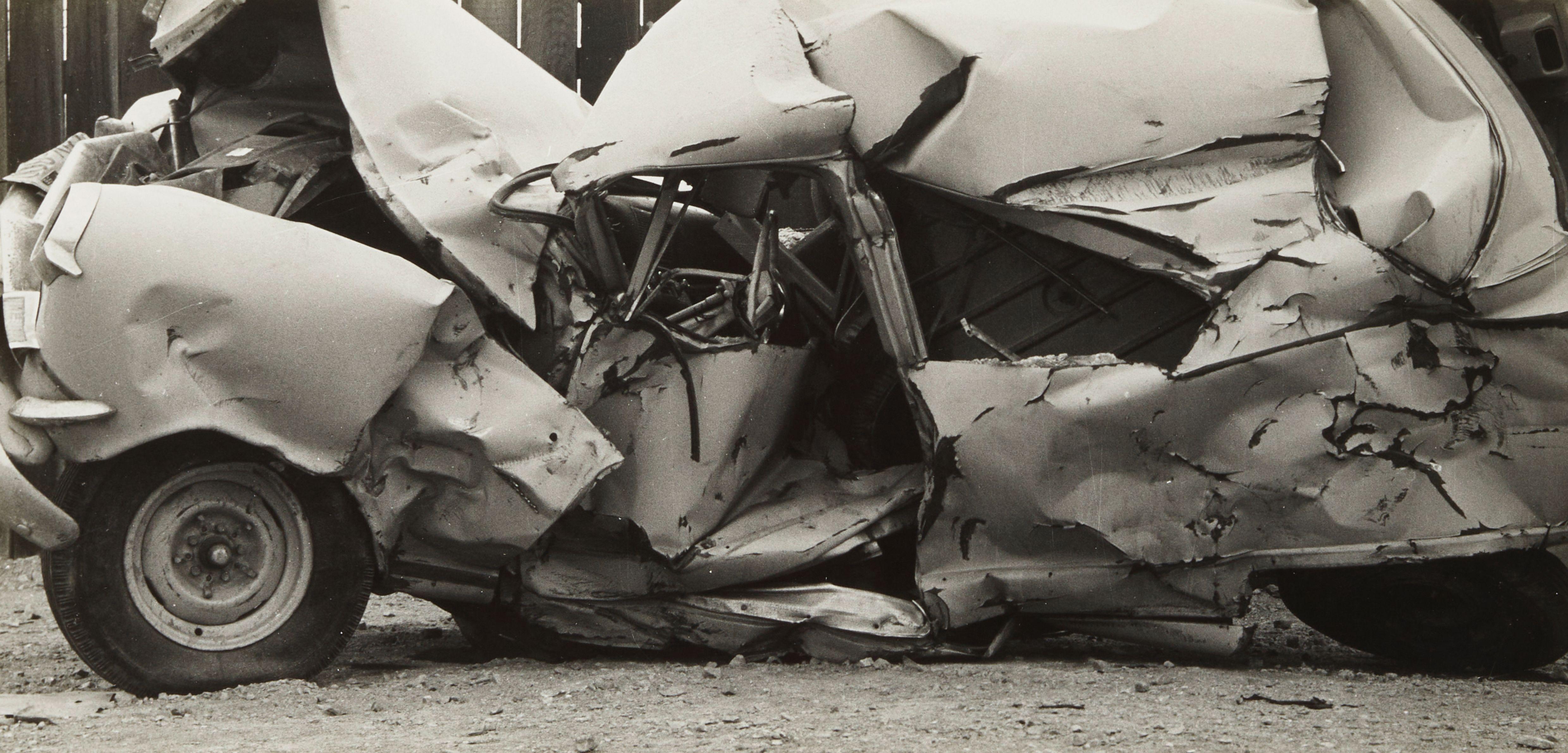 Dorothea Lange - Crushed Car