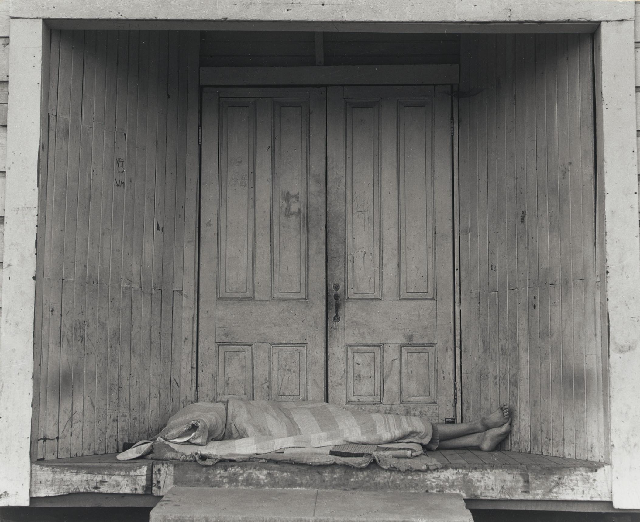 Dorothea Lange - Death in the Doorway, 1938
