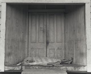 Dorothea Lange - Death in the Doorway, 1938