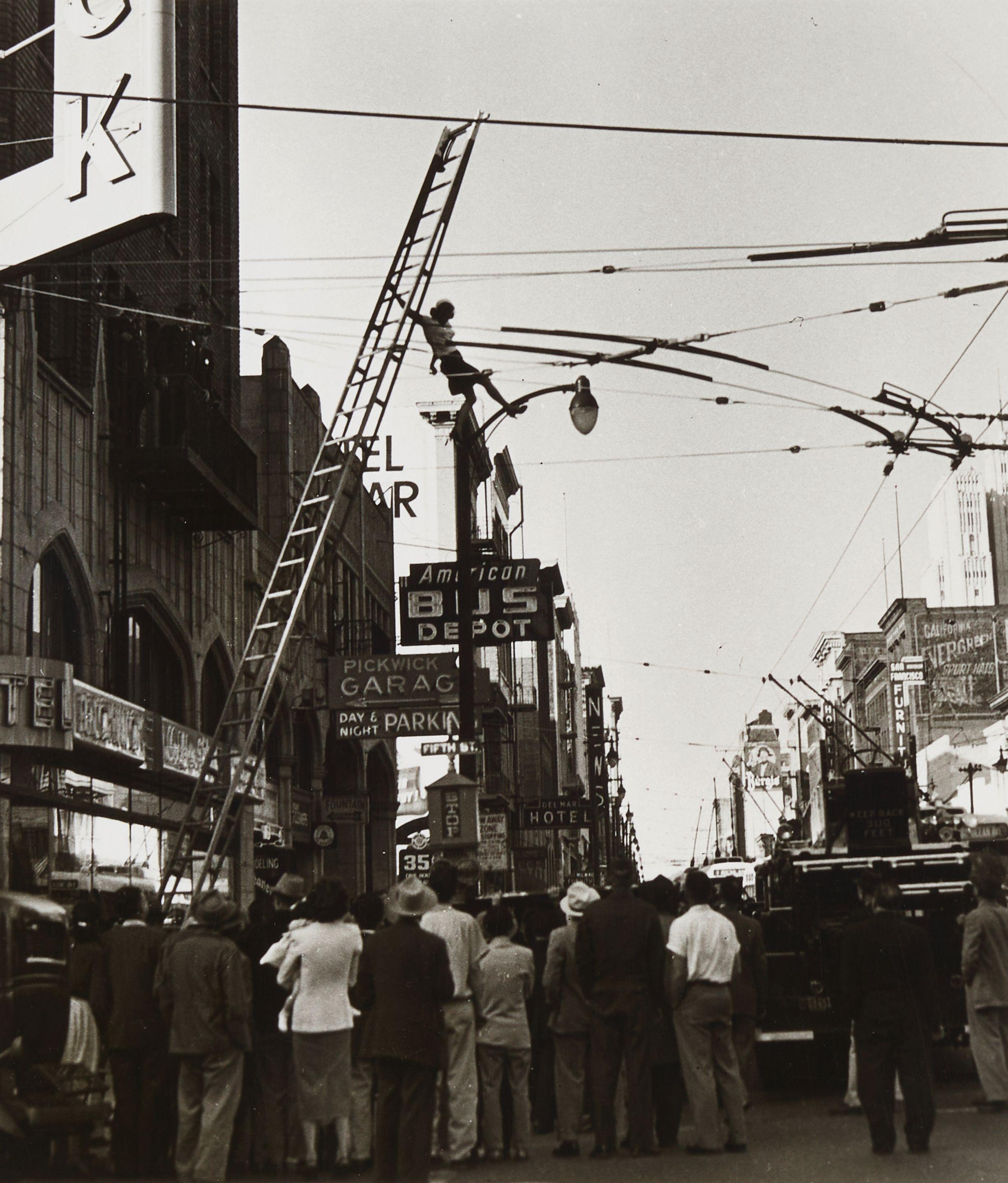 Dorothea Lange - Girl on Trolley Wires