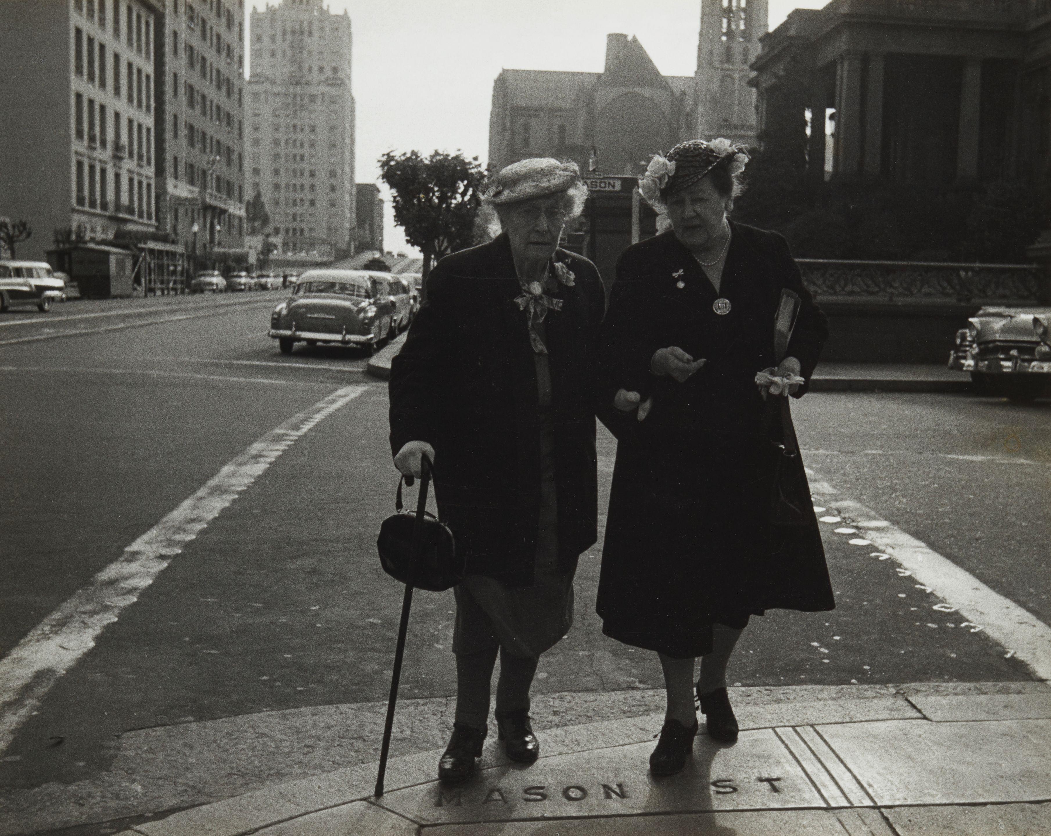 Dorothea Lange - Two Women Crossing Mason Street, San Francisco