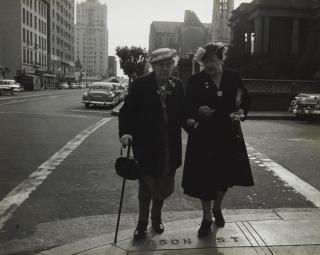 Dorothea Lange - Two Women Crossing Mason Street, San Francisco