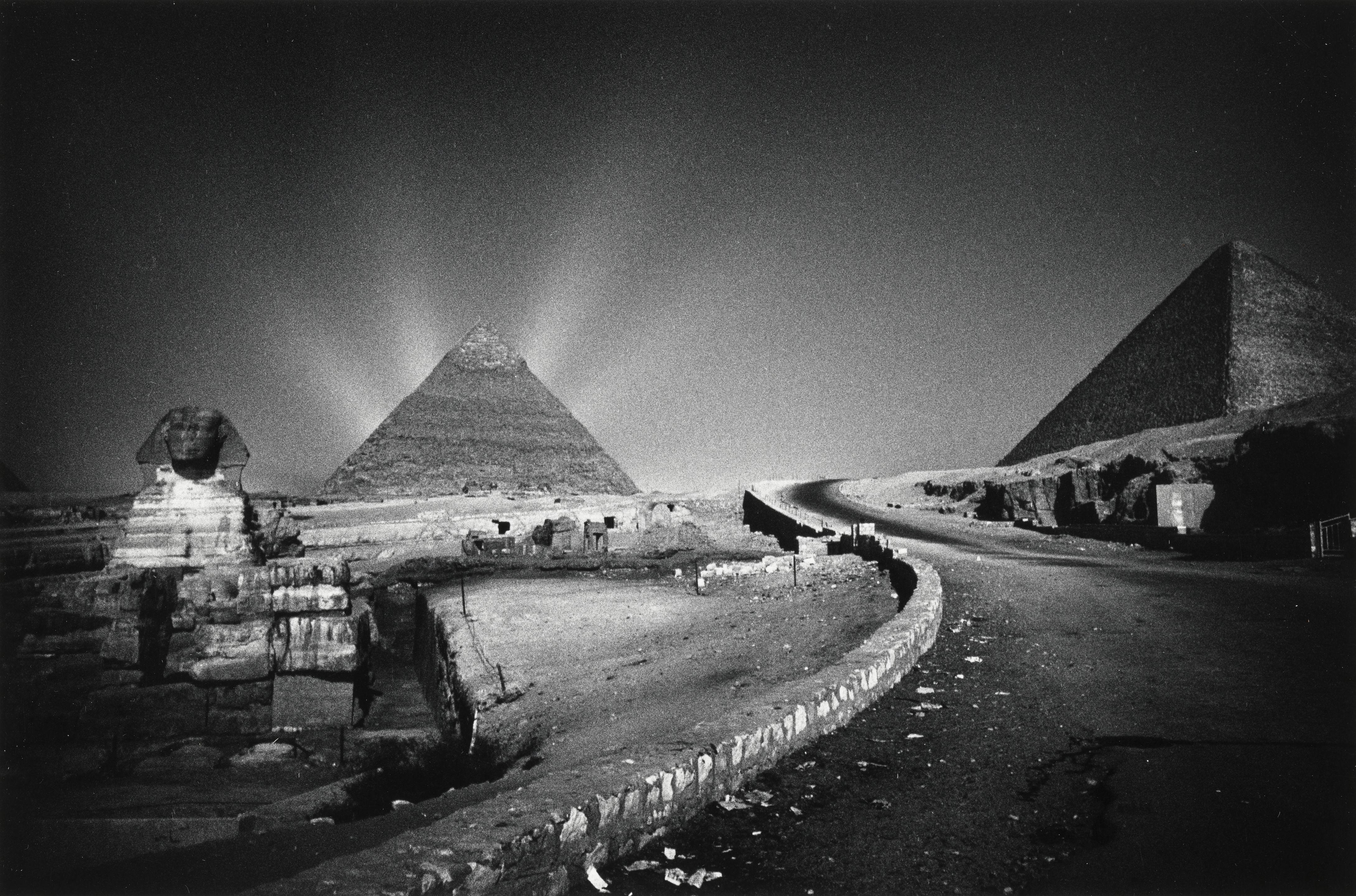 Duane Michals - Giza, 1978