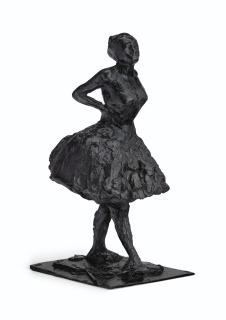 Edgar Degas - Danseuse habillée au repos, les mains sur les reins, la jambe droite en avant