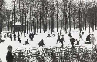 Edouard Boubat - Jardin du Luxembourg, Paris, 1955