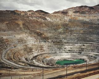 Edward Burtynsky - Mines #22, Kennecott Copper Mine, Bingham Valley, Utah, 1983