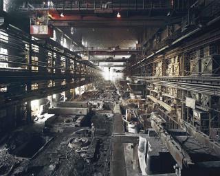 Edward Burtynsky - Old Factories No. 4, Shenyang Heavy Machinery, Shenyang City, Liaoning Province, China, 2005