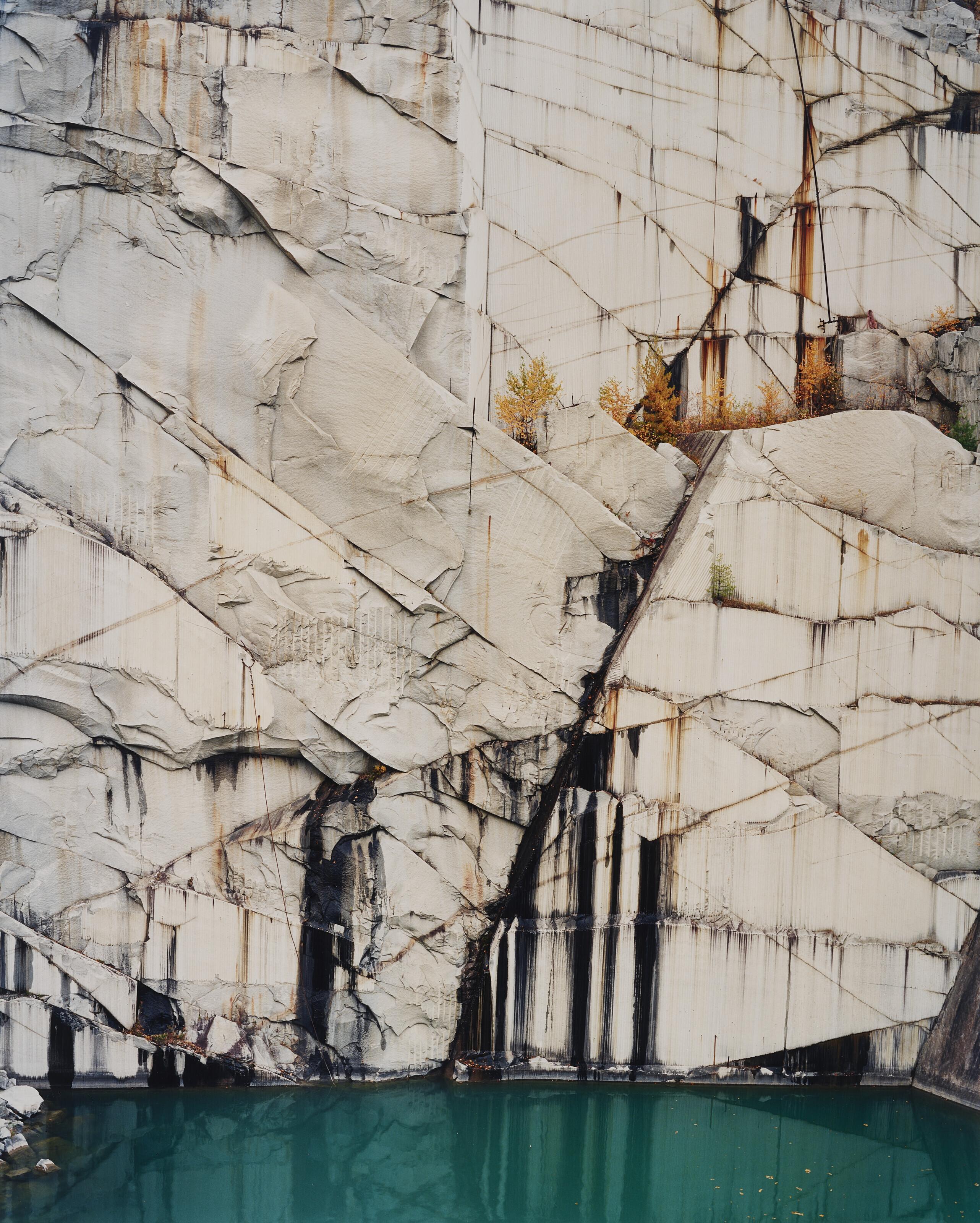 Edward Burtynsky - Rock of Ages #4, Abandoned Section Adam-Pirie Quarry, Barre, Vermont, 1991
