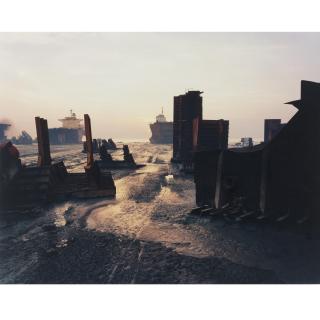 Edward Burtynsky - \'Shipbreaking #13, Chittagong, Bangladesh\'