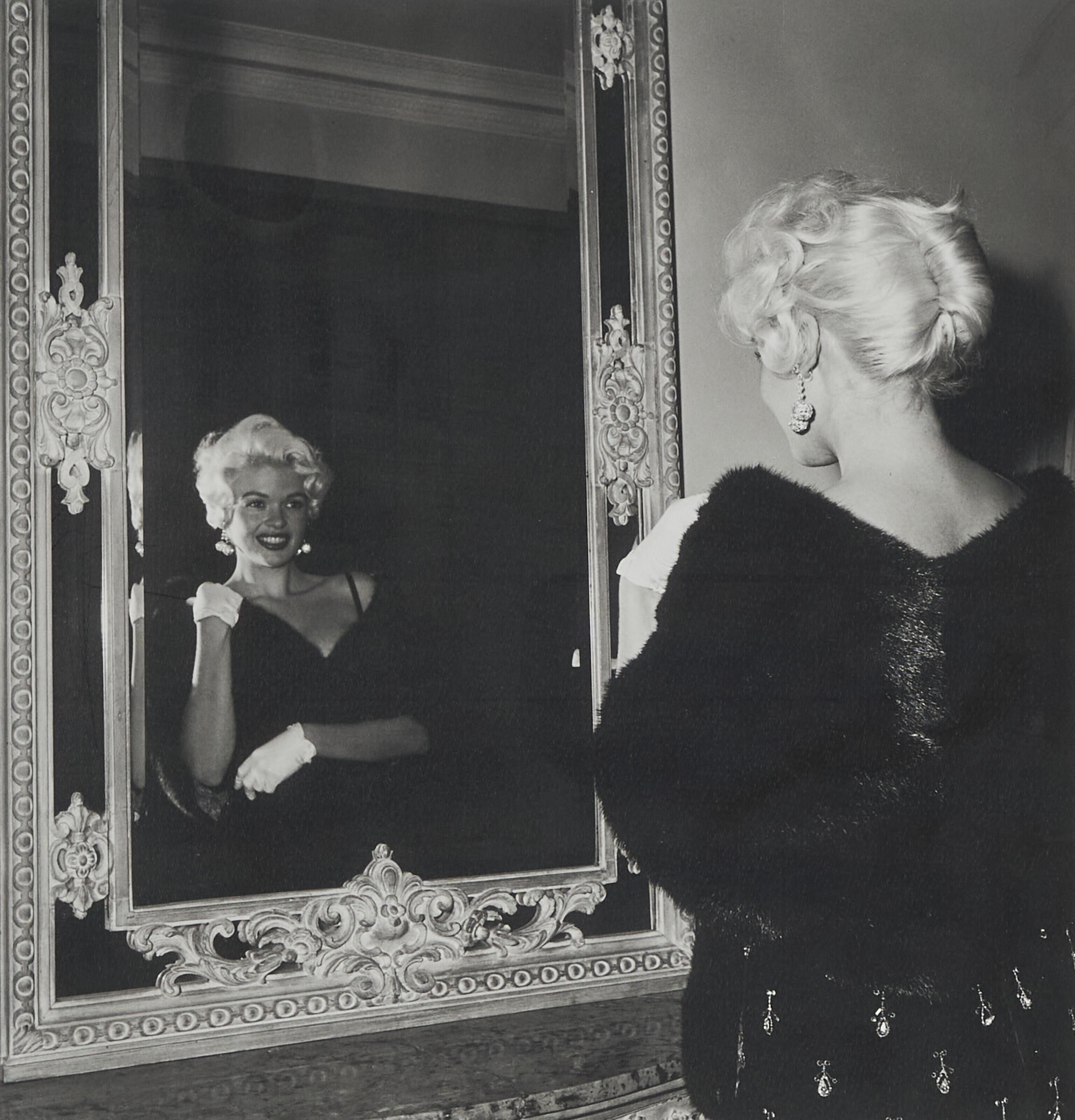 Edward Quinn - Jayne Mansfield at the Carlton Hotel during the Cannes Film Festival 1958