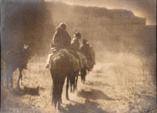 Edward S. Curtis - The Vanishing Race, 1904