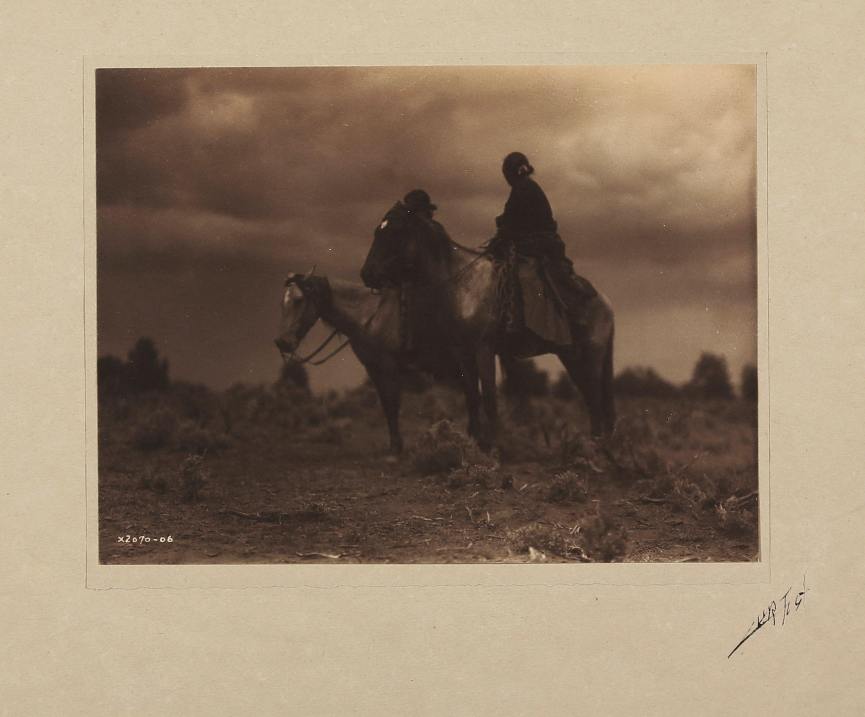 Edward S. Curtis - Women Of The Desert, Navajo