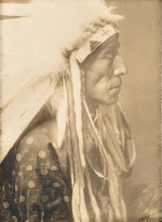 Edward Sheriff Curtis - Platinum-Palladium Print. Signed In Ink At Lower Right And With The Photographer\'S Blindstamp At Lower Left. In The Original Frame.