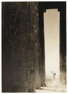 Edward Steichen - Isadora Duncan at the Parthenon, 1921
