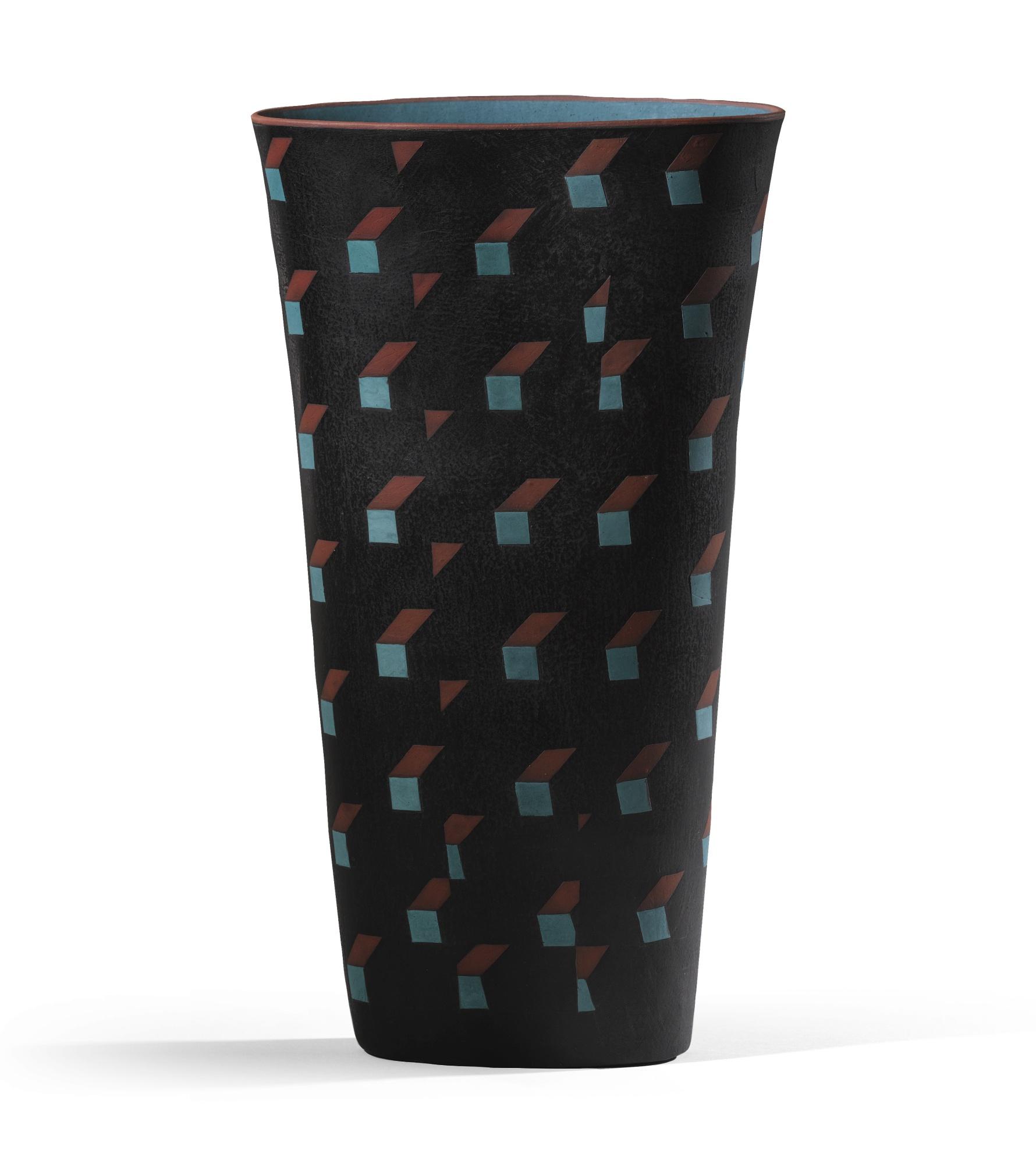 Elizabeth Fritsch - Vase \