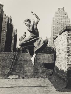 Ellen Auerbach - Renate Schottelius in New York, 1953