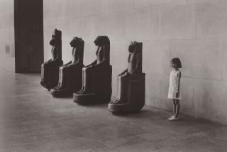 Elliott Erwitt - Metropolitan Museum of Art, New York, 1988