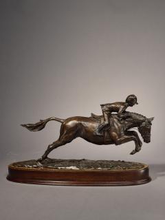 Emma Macdermott - Show Jumper