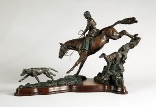 Emma Macdermott - The Huntsman