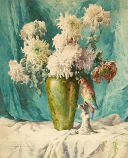 Endre Komaromi-Kacz - A vase of chrysanthemums and a porcelain parrot on a draped table
