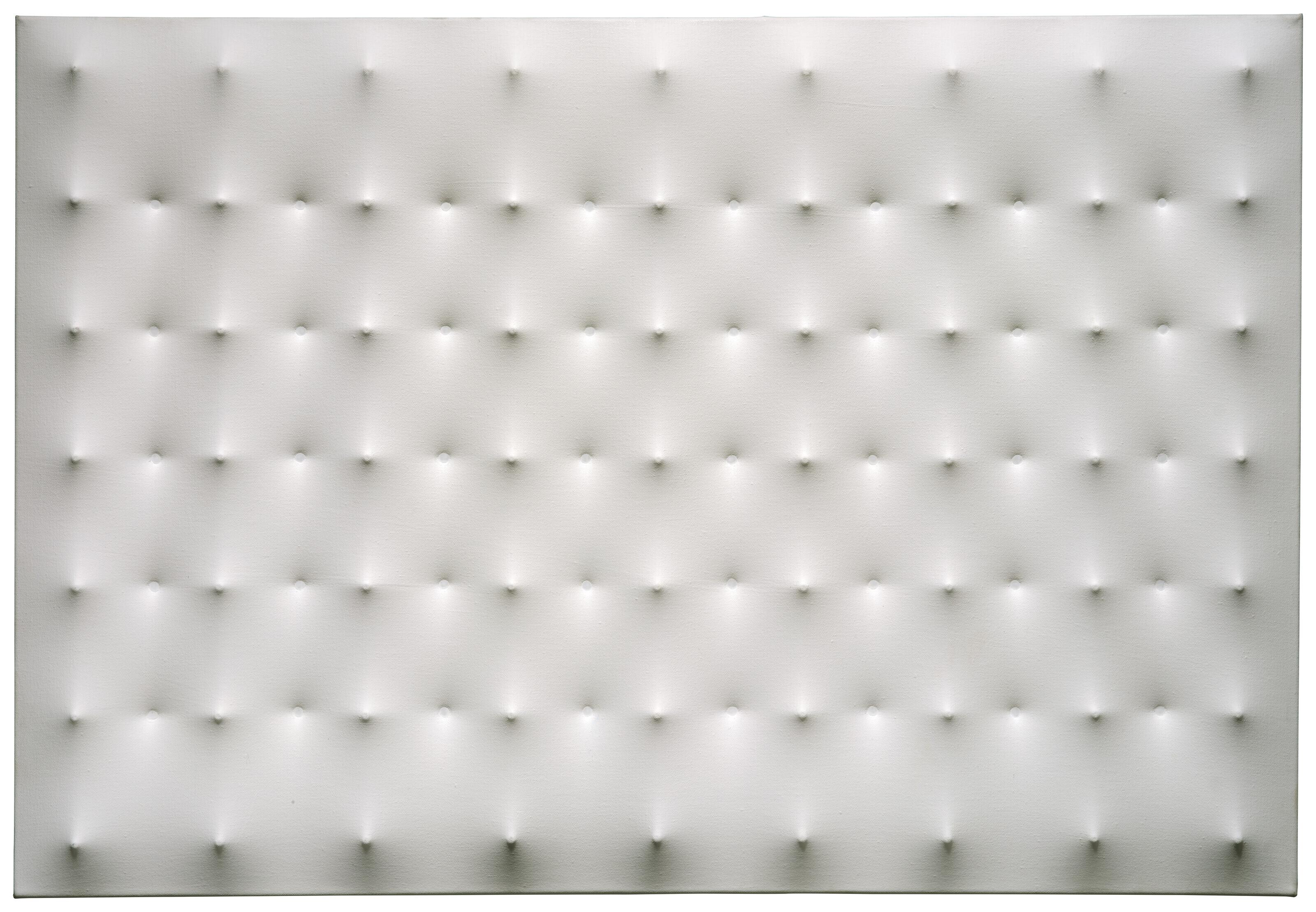 Enrico Castellani - Superficie bianca