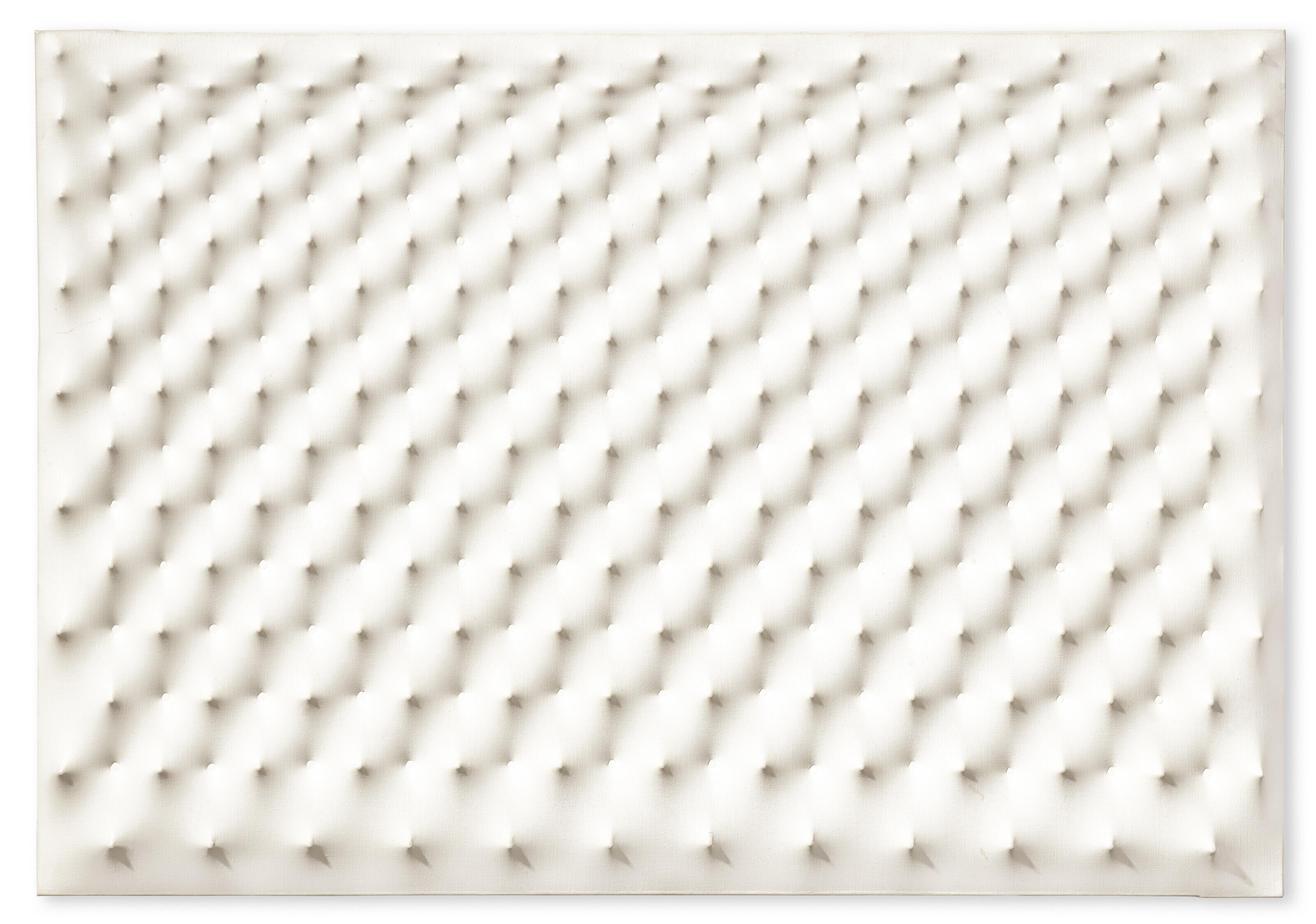 Enrico Castellani - Superficie bianca