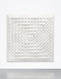 Enrico Castellani - Superficie Bianca