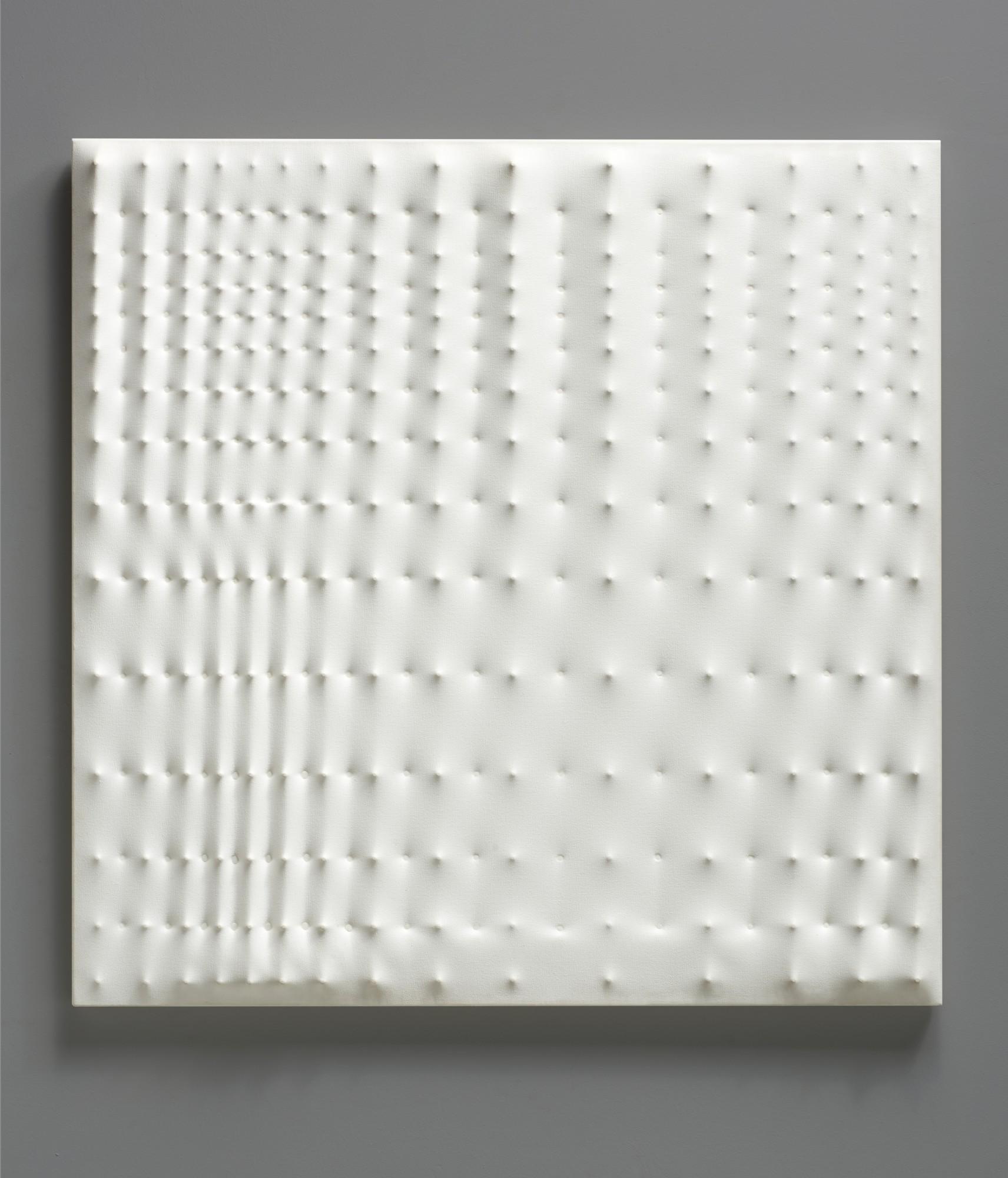 Enrico Castellani - Superficie bianca