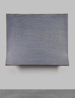 Enrico Castellani - Superficie Rigata