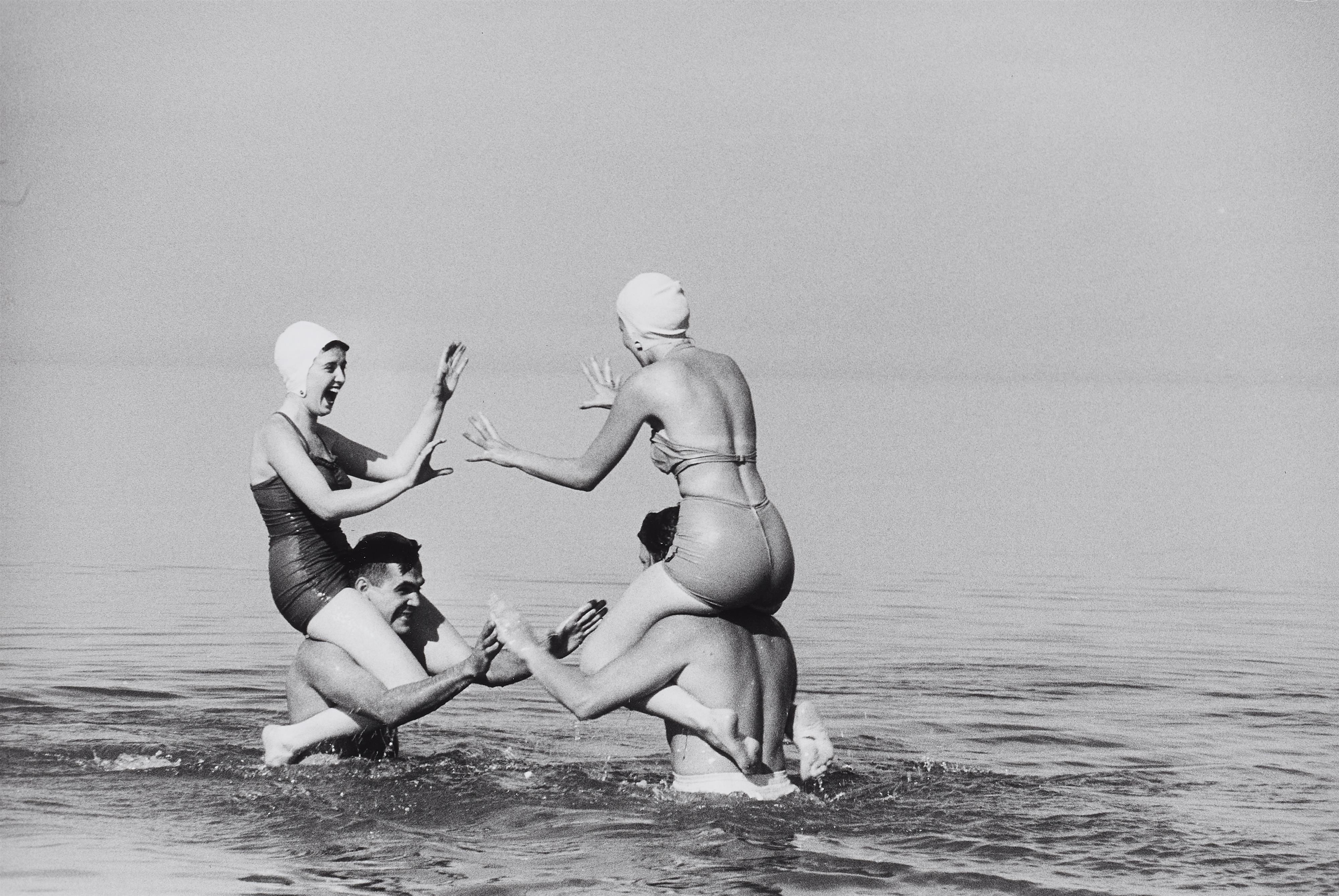 Ernst Haas - Swimmers, Long Island, New York