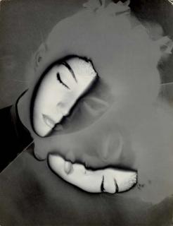 Erwin Blumenfeld - Au Miroir (Marova), 1942