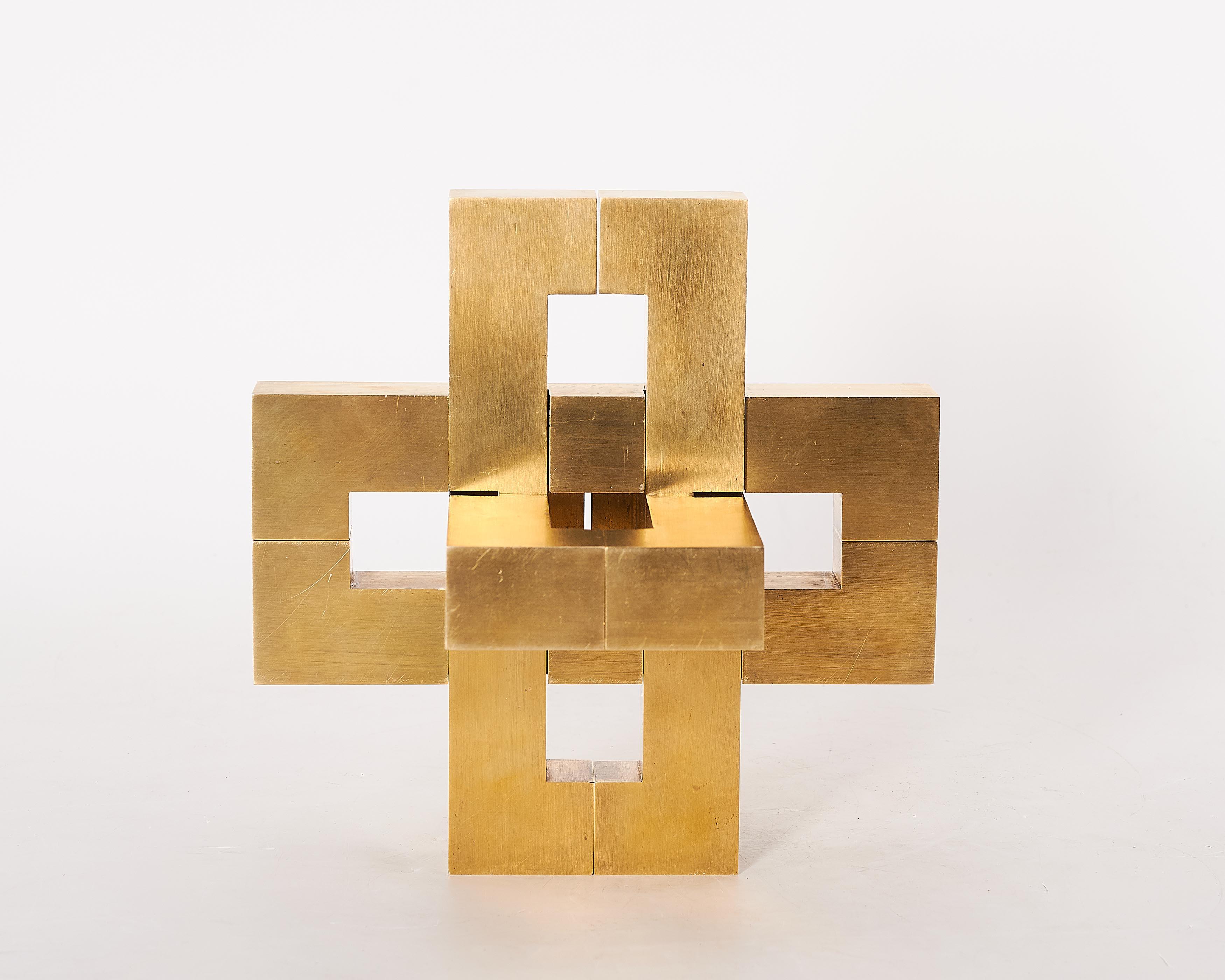 Erwin Heerich - Messingskulptur (Kreuz).