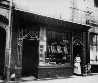 Eugène Atget - Boutique Boulangerie, Rue des Hanes Manteau, 28, 4e arr.