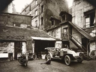 Eugène Atget - Cour, 7 rue de Valence
