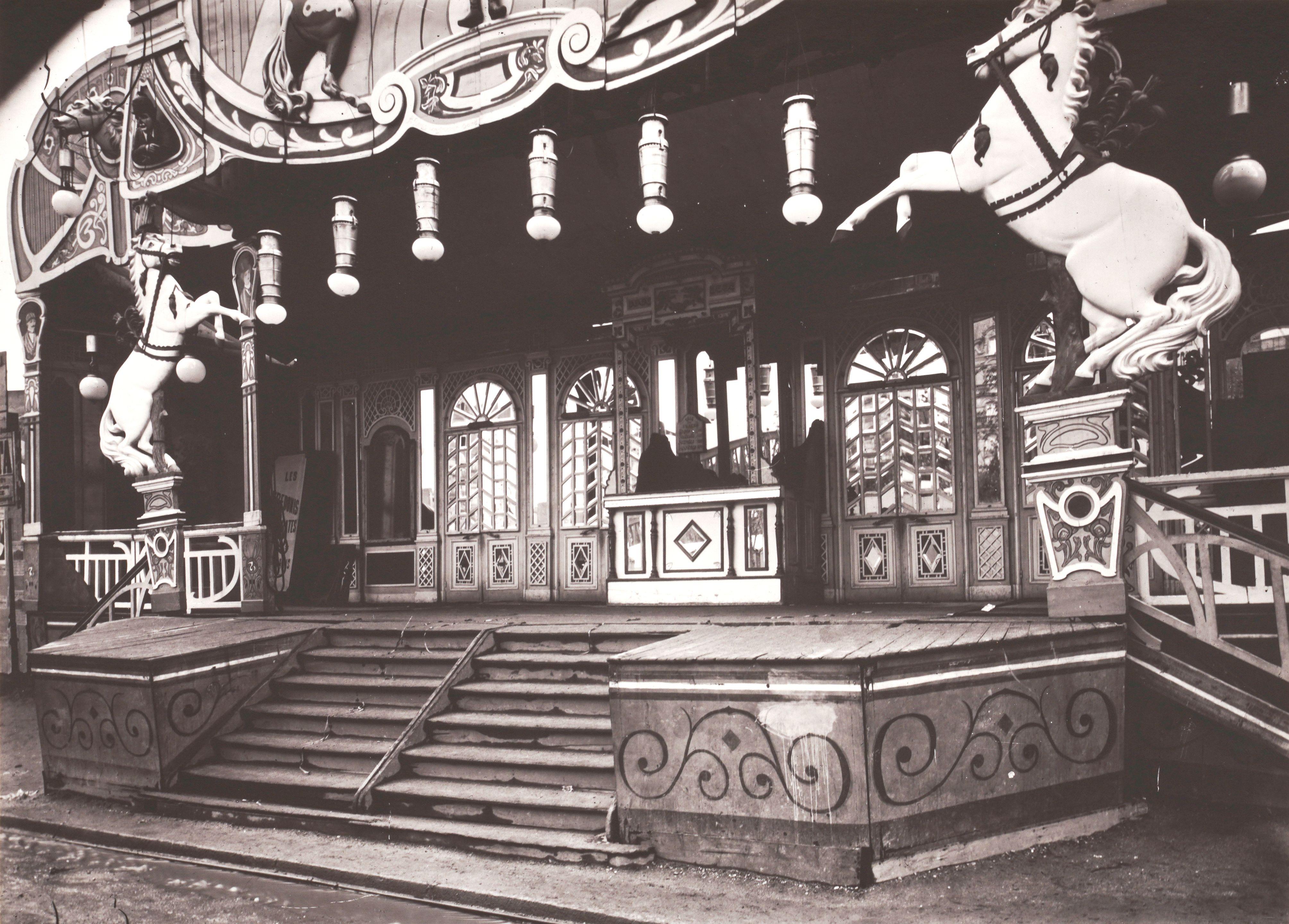 Eugène Atget - Fête, avenue de Breteuil