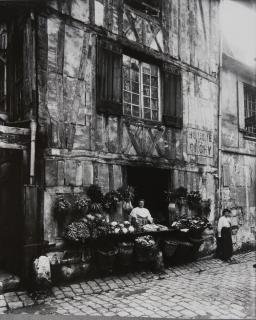 Eugène Atget - Flower Vendor, Rouen Maison, 108 rue Molière