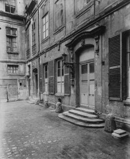 Eugène Atget - Hôtel le Charron - 11 quai Bourbon
