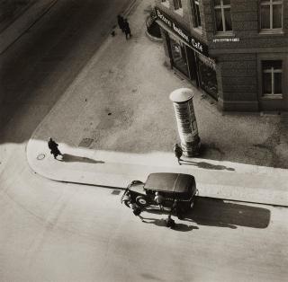 Éva Besnyö - Starnberger Straße, Berlin