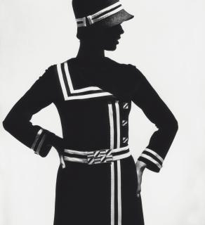 F. C. Gundlach - Op Art-Fashion, Schwarz-Weisser Jersey-Mantel Modell Lend, Paris 1966Silver Print, Printed Later. Signed, Titled, Dated And Numbered 3/3 In Pencil On The Reverse. From An Edition Of 3 +2 Ap. Framed.