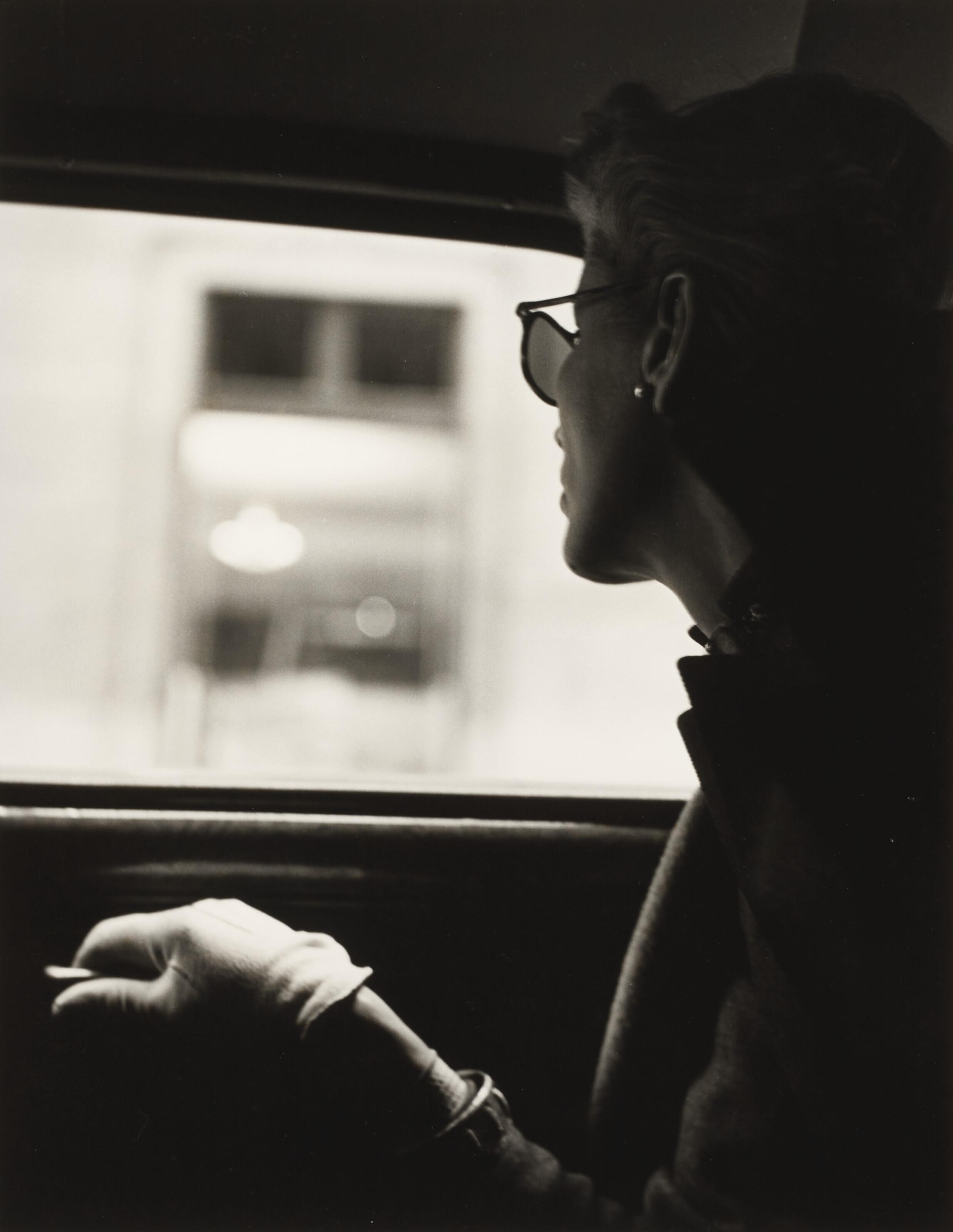 Fernand Fonssagrives - Lisa in Taxi Cab, New York, 1945